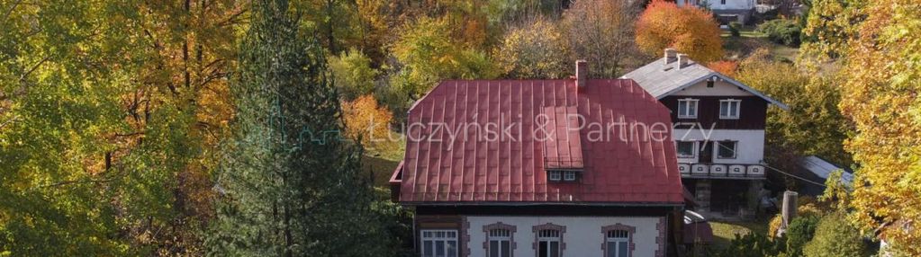 Klimatyczny dom w centrum z widokiem na deptak