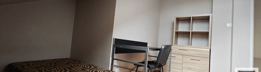 Pokój do wynajęcia w mieszkaniu 4-pokojowym.