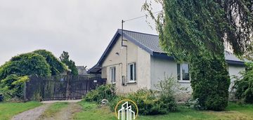 Na sprzedaż 64 arowa działka z domem.