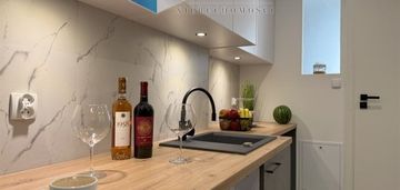 Świeżutkie mieszkanie w samym centrum !