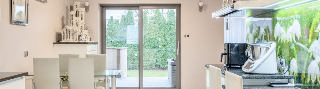 Dom wolnostojący / podpiwniczony / działka 2100 m2