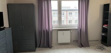 Ładna kawalerka na nowym osiedlu w zawadzkim