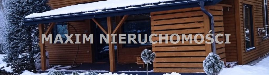 Przytulny kompaktowy dom z dużym ogrodem