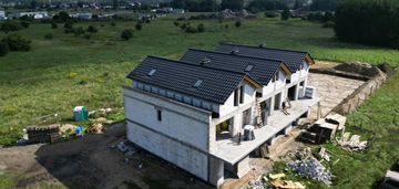 Nowe osiedle, spokojna okolica, taras