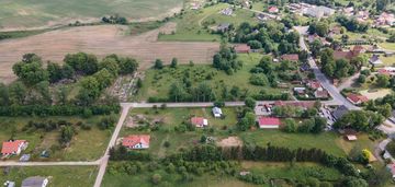 Działka pod zabudowę jednorodzinną w butrynach.