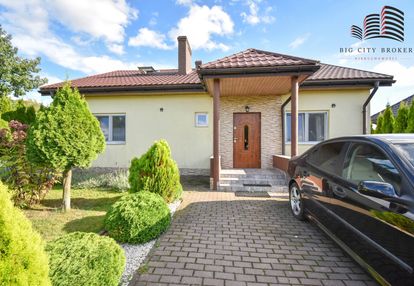 Wygodny dom wolnostojący | garaż na 3 samochody