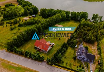 Posiadłość z dużą działką przy linii brzegowej