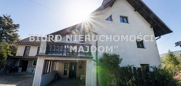 Duży dom w pięknym ogrodzie