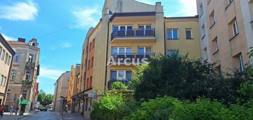 Mieszkanie w bloku  z dużym balkonem