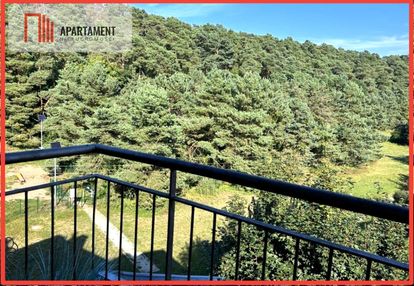 Klimatyczne dwupoziomowe mieszkanie