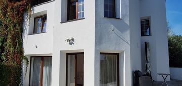 Unikatowa oferta wynajmu domu – widok na jezioro