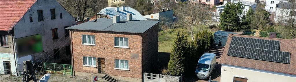 Dom w herbach, może być pod usługi