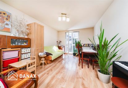 2 pokoje, skomunikowane, do odświeżenia