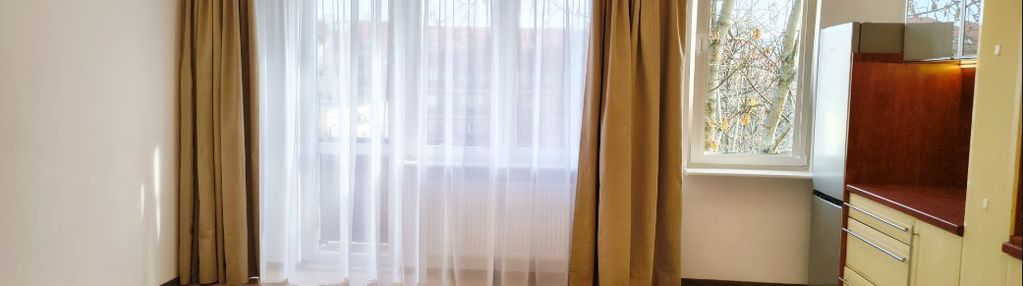 Po remoncie przy metrze i parku, cisza, parking