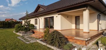 Wyjątkowy dom klasy premium na pięknej działce