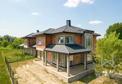 Stan surowy zamknięty,garaż,5 pokoi,duża działka