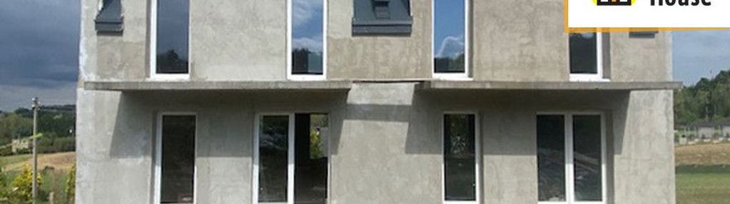Bliżniak wśród zieleni w spokojnej okolicy