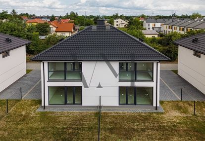 Bliźniak na kameralnym osiedlu, blisko szkoła, las