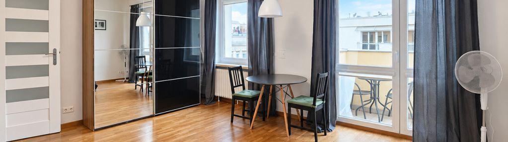 Wynajmę przestronną kawalerkę w ścisłym centrum