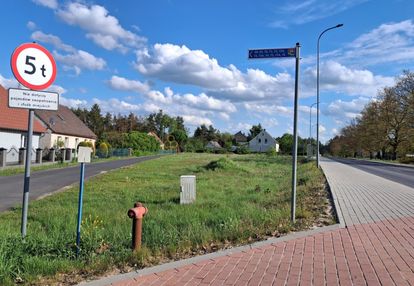 Narożna działka budowlana o dużej powierzchni, rud