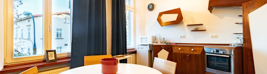 Studio z widokiem na wawel 40m2*ul. barska*3300all