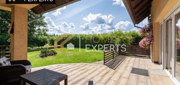 Piękny dom z dużym ogrodem - 2 garaże