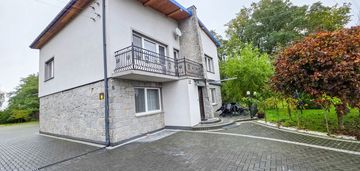 Dom czastary 220m2, działka 8600m2