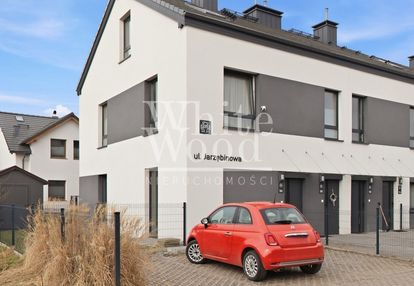 Dom szeregowy w spokojnej okolicy