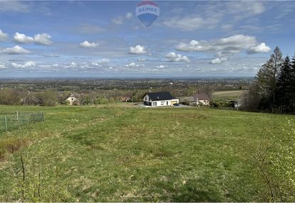 Działka leśna w górach, idealna na wypoczynek.