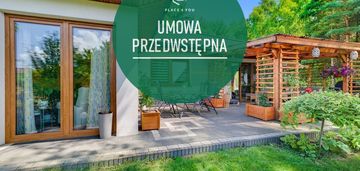 Bajeczny parterowy dom koło stacji kolei miejskiej