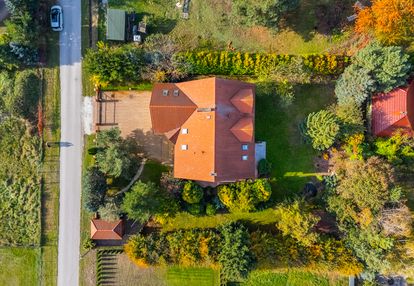 Dom z dużym ogrodem, pompa ciepła, przy lesie