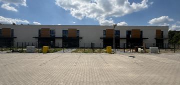 Nowe bezczynszowe mieszkania w zabudowie szeregowej – wysoki standard, ogródki i 2 miejsca postojowe