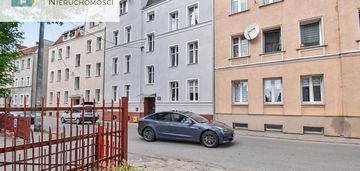 Dwa przestronne pokoje, pierwsze piętro