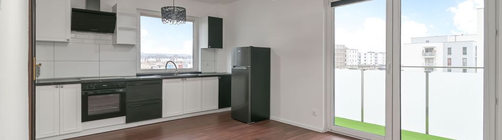 2pok z parkingiem, balkon, komórka