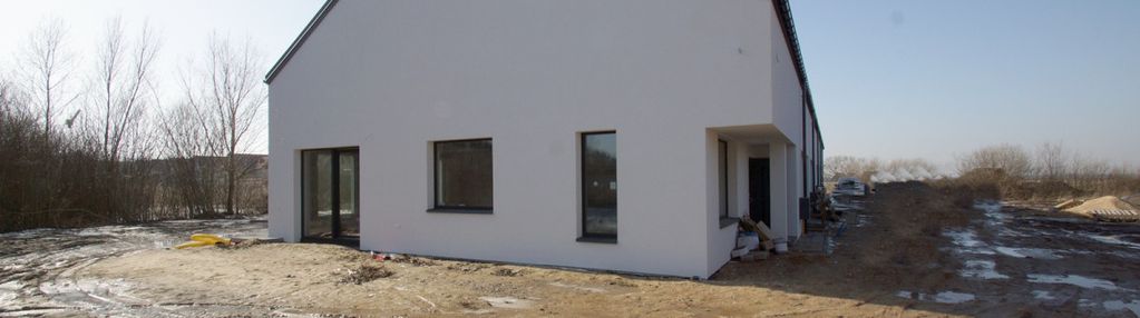 Szeregówka skrajna z działką 750m2