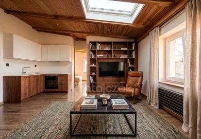 Słoneczne 2 pokoje po gen. remoncie we wrzeszczu.