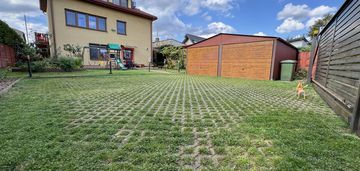 Solidny i funkcjonalny dom w otulinie kampinosu