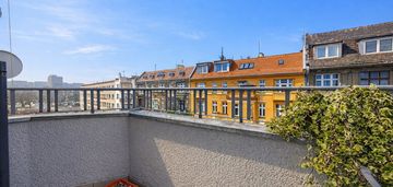 3m_piękna kamienica_balkon_blisko dworca