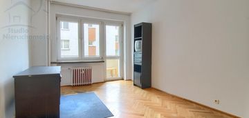 2 pkoje, 1 piętro, balkon, blisko starówki