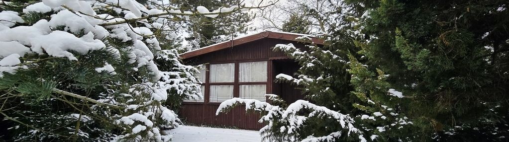 Na sprzedaż działka z domkiem blisko jeziora