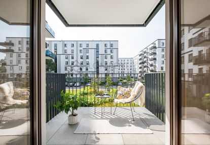 Nowe, 2 pokoje z uroczym balkonem