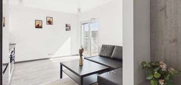 2 pok. | prądnik biały | do wejścia | tramwaj