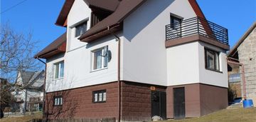 Urokliwy dom w stylu zakopiańskim w kurowie