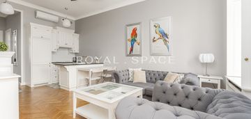 Hoża 50 luksusowy apartament w kamienicy z garażem