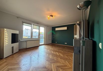 Przestronne, funkcjonalne mieszkanie z balkonem