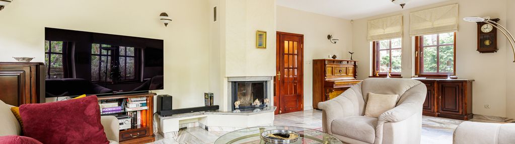 Dom typu dworek w zielonym józefowie