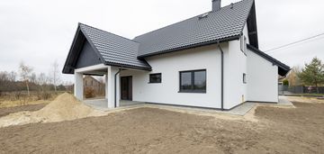 Duży, piętrowy dom wolnostojący z garażem