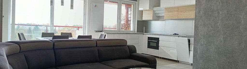 Dwupoziomowe mieszkanie w pobliżu radiostacji