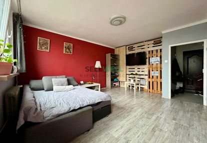 Funkcjonalna kawalerka z balkonem