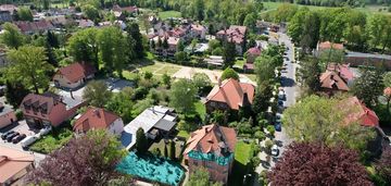 Klimatyczne mieszkanie w zabytkowej willi – 79 m²